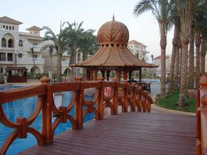 Tropicana Azure Club	4*