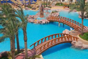 Tropicana Azure Club	4*