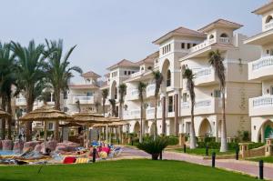 Tropicana Azure Club	4*