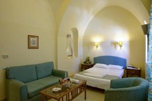 Triton Sea Beach Resort (ex.Holiday Beach Resort Marsa Alam) 	4*