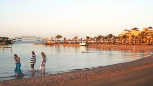 Desert Rose Resort 5*